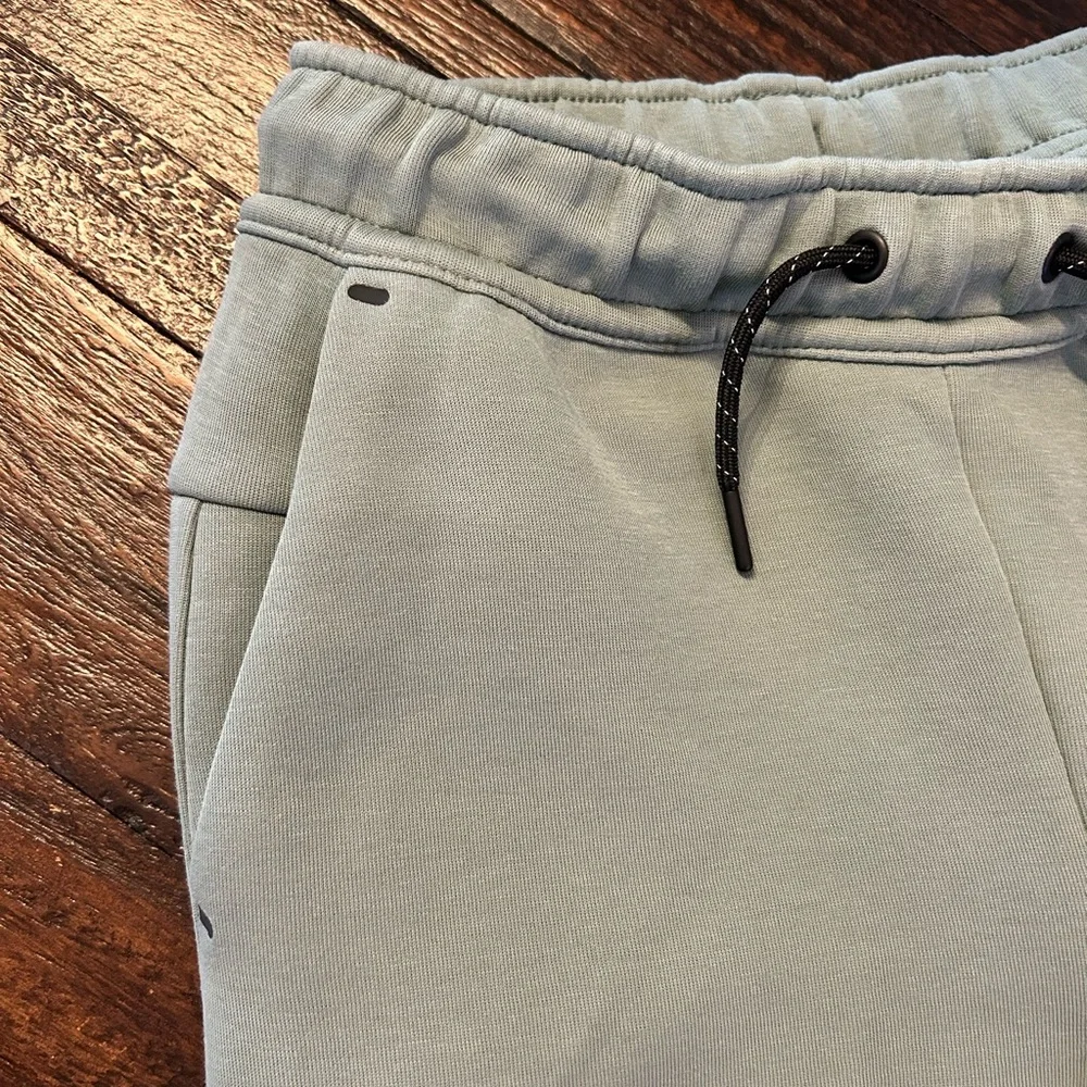 NWOT Nike Sportswear Tech Fleece Hoodie and Open Hem Pants Set- Green Clay/Black - Picture 6 of 15